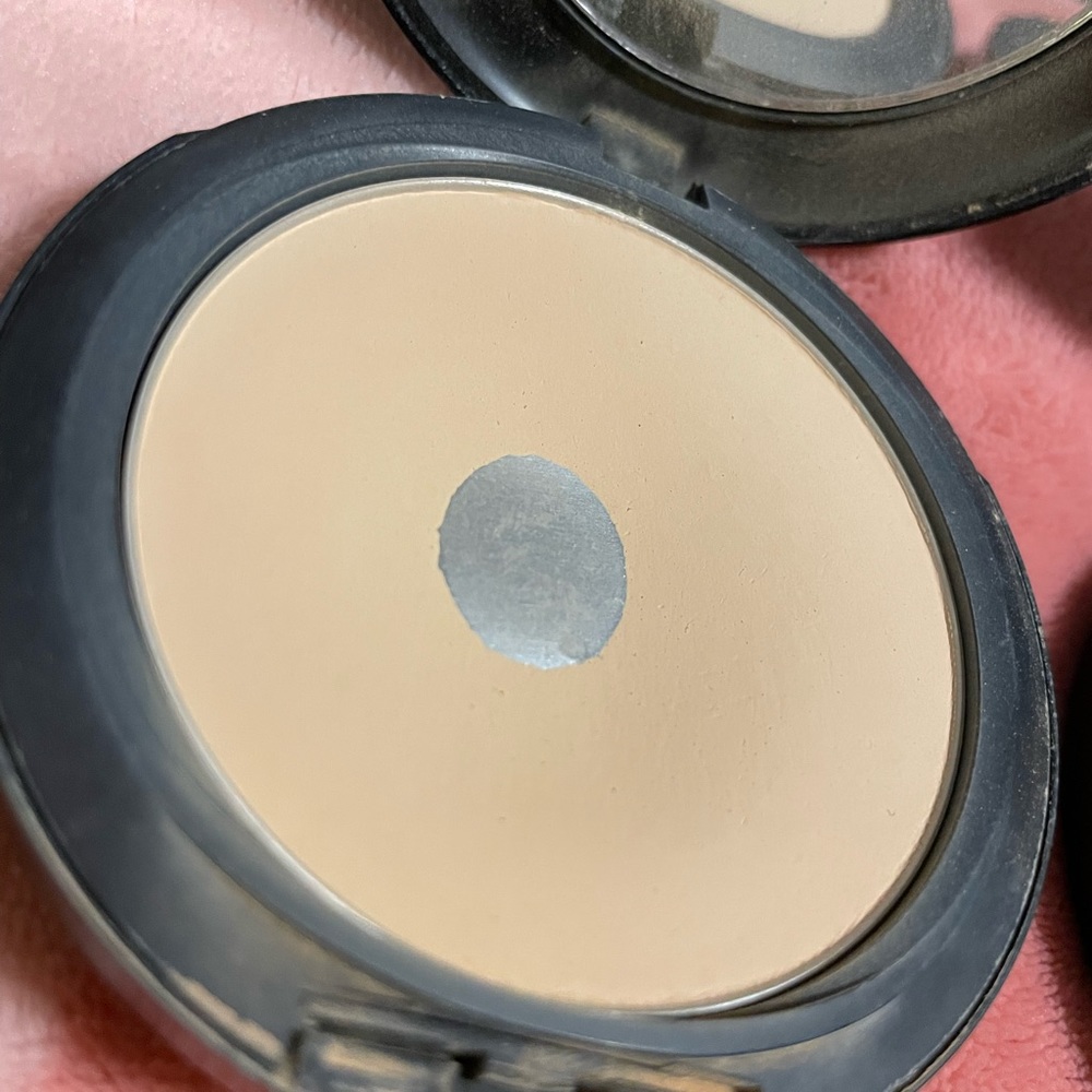 MAC Powder Compact Bundle - Picture 6 of 13